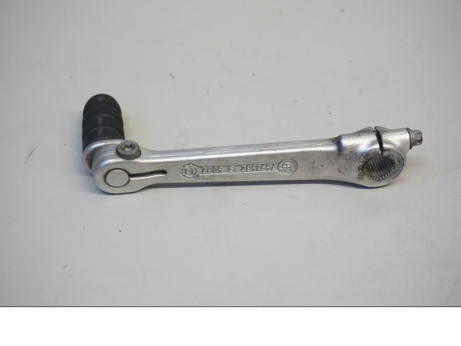 Baksidan på Växelpedal från en BMW R 1200 GSA -2011 motorcykel.