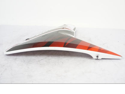 Baksidan på Sidkåpa från en Yamaha YZF-R 125 -2008 motorcykel.