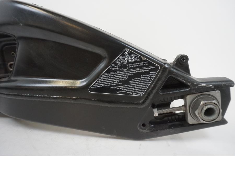 Baksidan på Sving från en BMW S 1000 R -2019 motorcykel.