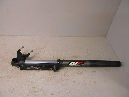 Framsidan på Gaffelben från en KTM 690 SMCR -2013 motorcykel.