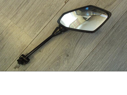 Baksidan på Backspegel från en Kawasaki Z 1000 -2011 motorcykel.