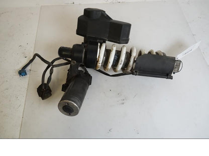 Framsidan på Stötdämpare ESA från en BMW K 1200 S -2007 motorcykel.