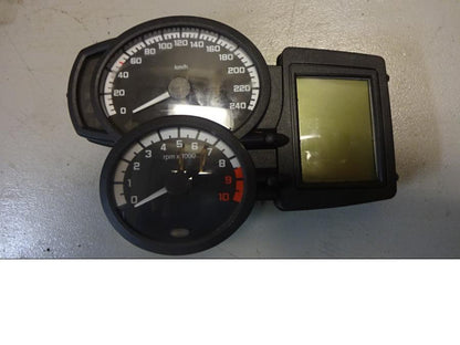 Framsidan på Instrumentpanel från en BMW F 800 GT -2015 motorcykel.