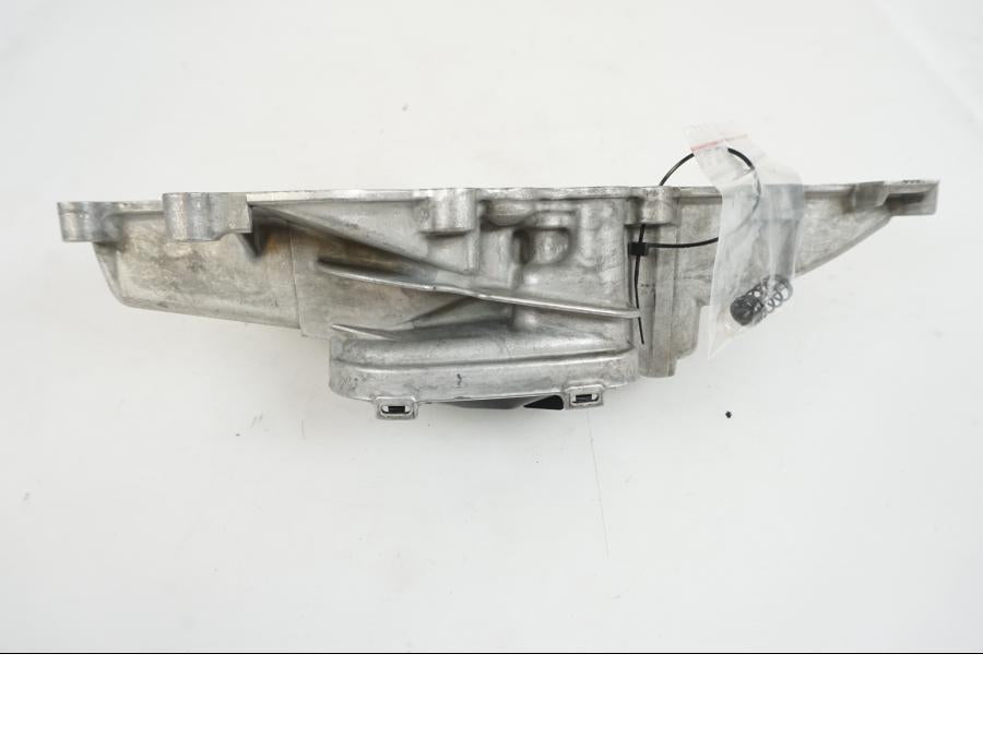 Höger sida på Oljetank från en BMW F 800 GS -2009 motorcykel.