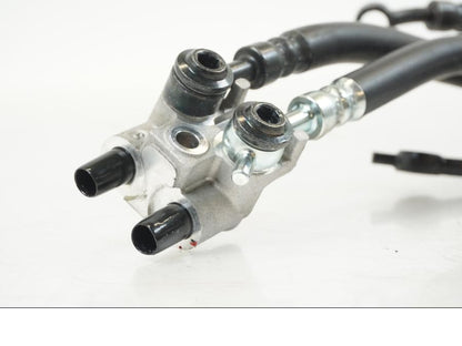 Höger sida på Bromsledning från en Yamaha MT-09 -2021 motorcykel.