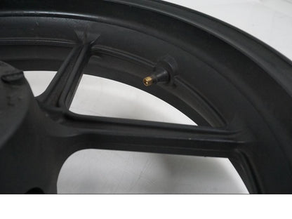 Extrabild2 på Fälg från en Kawasaki Z 750 -2006 motorcykel.