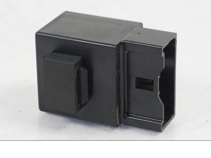 Höger sida på Relä från en Yamaha YZF 1000 R1 -2007 motorcykel.