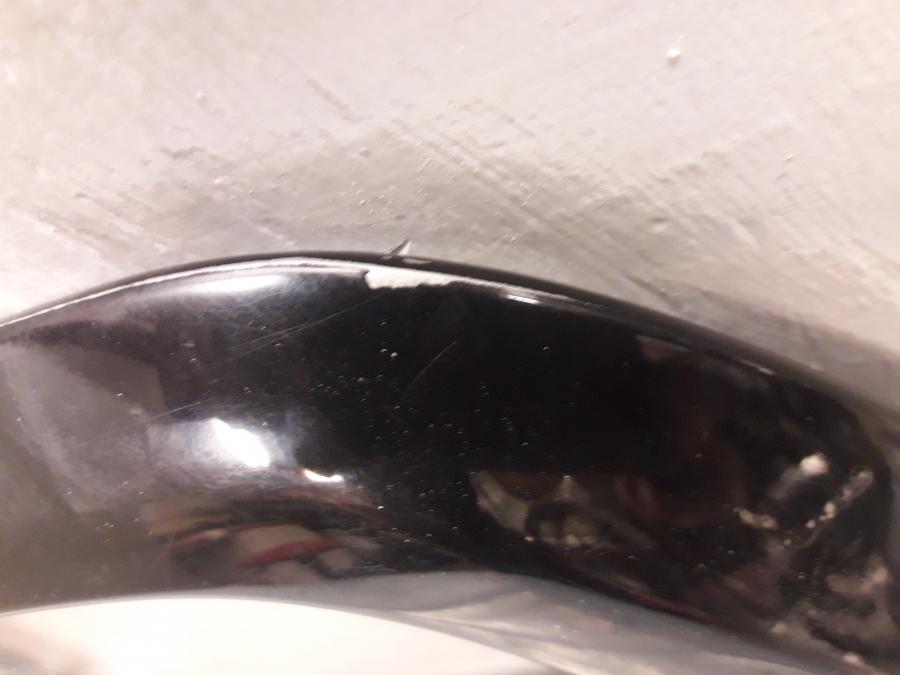 Höger sida på Passagerarhandtag från en Suzuki SV 1000 -2004 motorcykel.