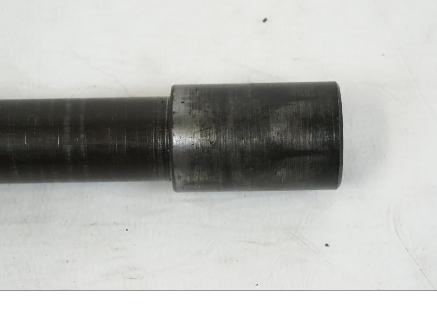 Baksidan på Axel från en Yamaha XJR 1300 -2002 motorcykel.