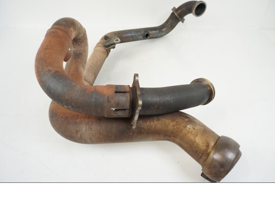 Snett uppifrån på Grenrör från en KTM 990 SM -2009 motorcykel.