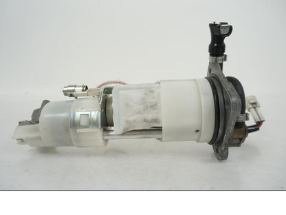 Vänster sida på Bensinpump förgasare från en KTM 990 SM -2009 motorcykel.