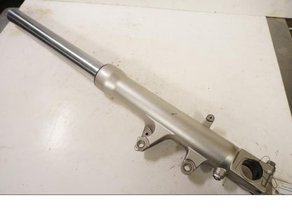 Framsidan på Gaffelben från en Suzuki GSX-R 600 -1999 motorcykel.