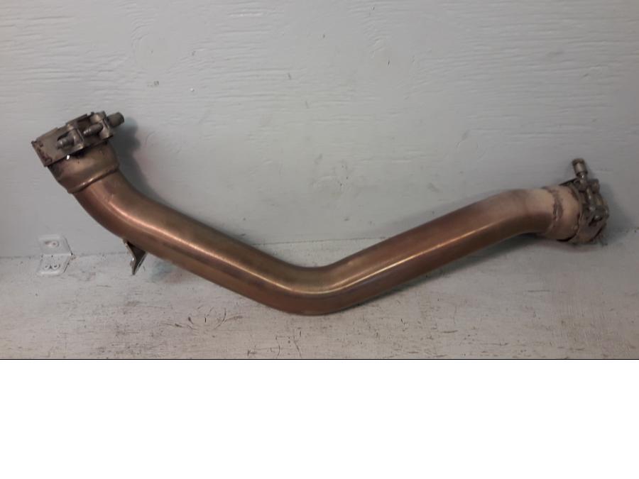 Framsidan på Mellanrör från en Triumph Daytona 675 -2009 motorcykel.