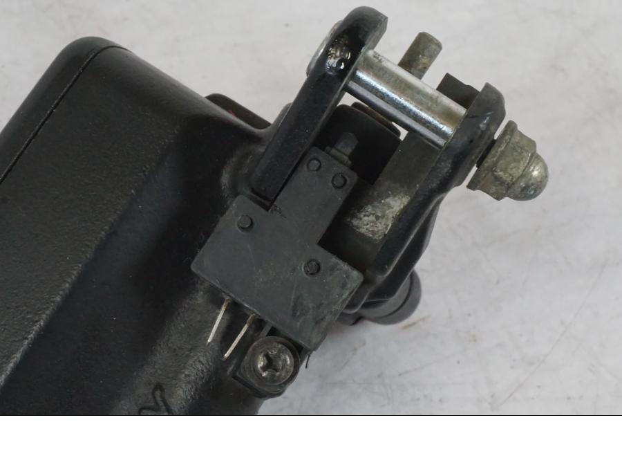 Vänster sida på Kopplingshuvudcylinder från en Honda CBR 1000 F -1999 motorcykel.