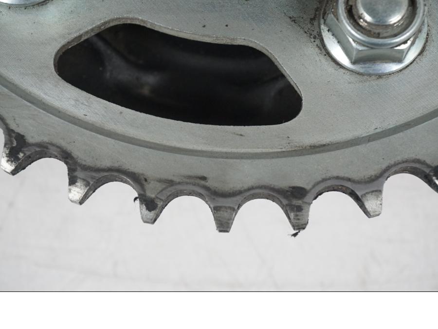 Vänster sida på Drevfäste från en Honda CB 650 F Hornet -2017 motorcykel.