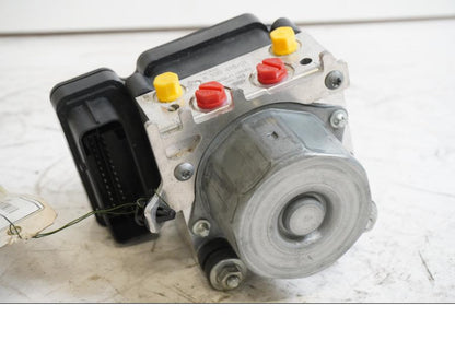 Framsidan på ABS Modulator från en BMW S 1000 RR -2013 motorcykel.