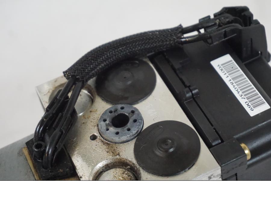 Extrabild2 på ABS Modulator från en BMW F 650 CS -2002 motorcykel.