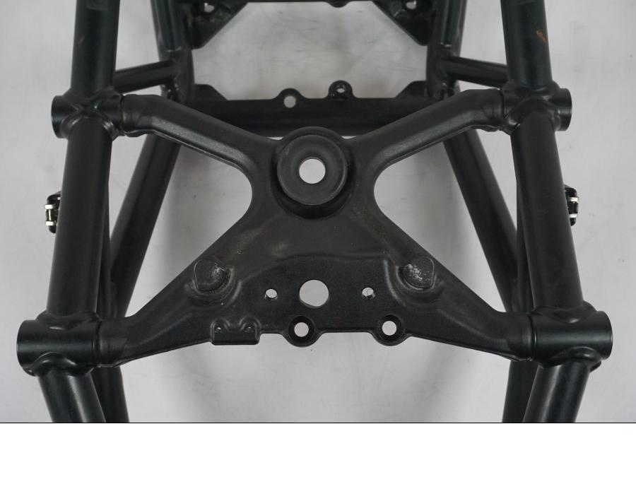 Snett nerifrån på Bakram från en KTM 1290 Super Duke R -2015 motorcykel.