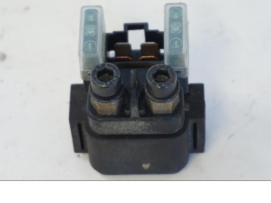 Framsidan på Startrelä från en Kawasaki ER-6N -2012 motorcykel.