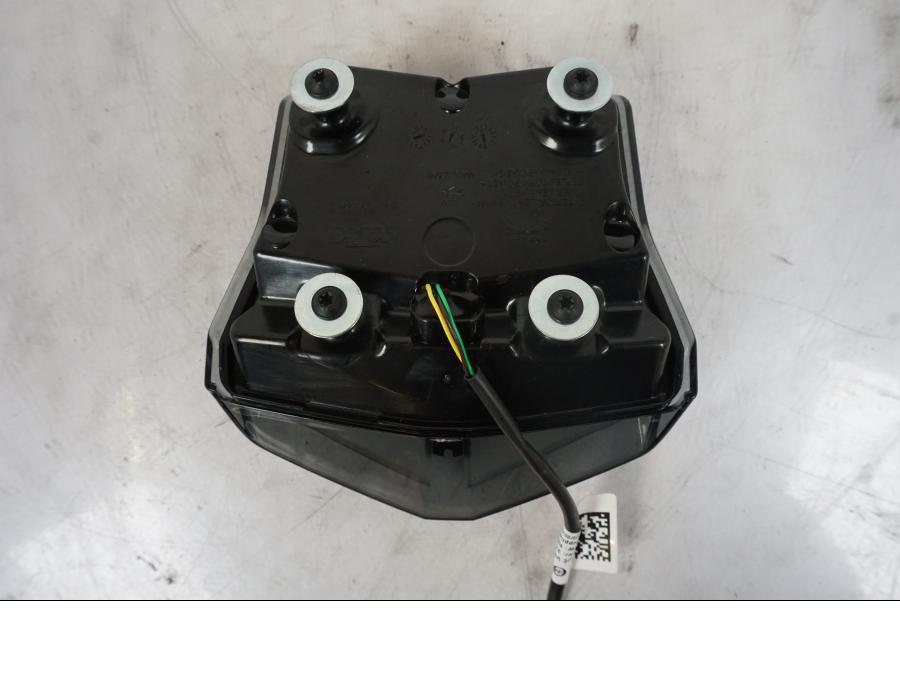 Extrabild1 på Baklampa från en KTM 1290 Super Duke R -2023 motorcykel.