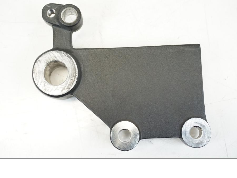 Framsidan på Bromsoksfäste från en Kawasaki NINJA 400 -2020 motorcykel.