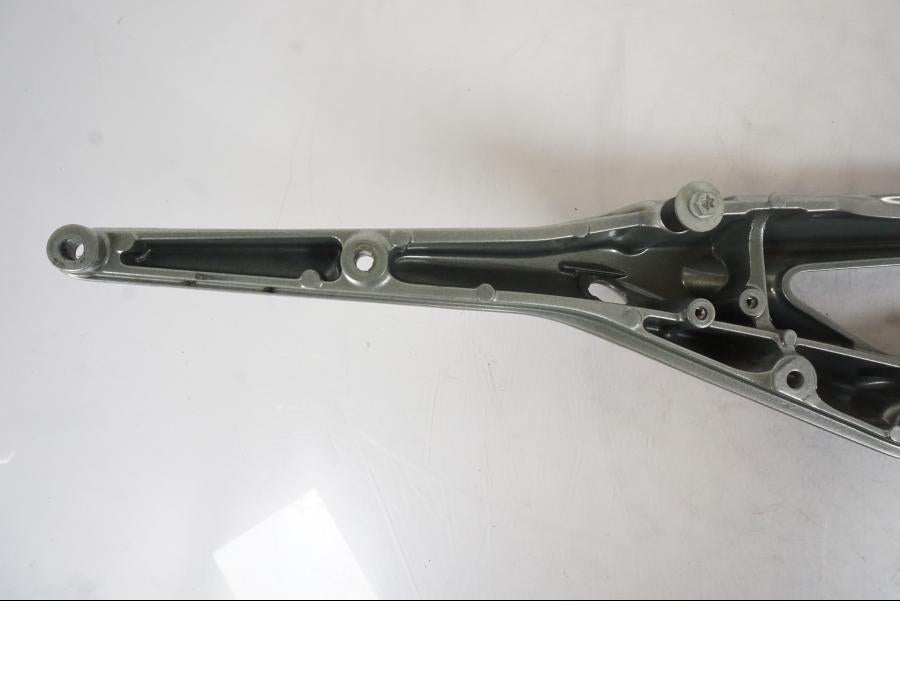 Extrabild2 på Bakram från en KTM 790 Duke -2019 motorcykel.