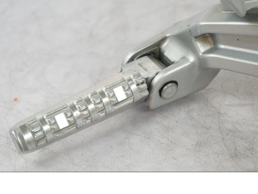 Baksidan på Fotpinne från en Yamaha MT 125 -2017 motorcykel.