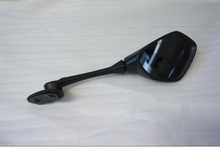 Framsidan på Backspegel från en Suzuki GSX-R 1000 -2017 motorcykel.