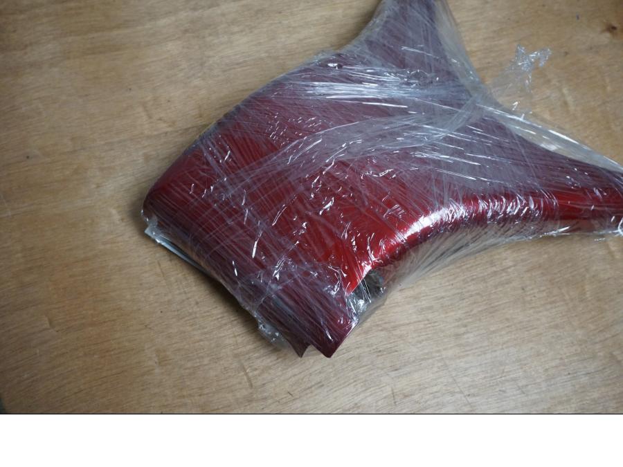 Baksidan på Styrkåpa från en Suzuki VS 800 -2000 motorcykel.