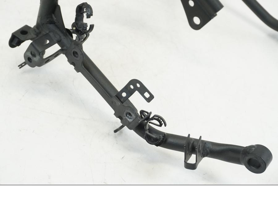 Höger sida på Toppkåpstag från en Kawasaki NINJA 400 -2020 motorcykel.