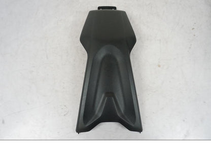 Höger sida på Bensintankskåpa från en Yamaha MT-07 -2023 motorcykel.