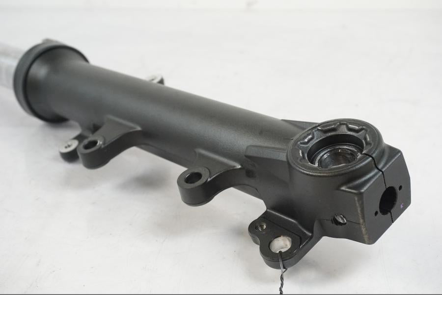 Baksidan på Gaffelben från en Yamaha MT-07 -2019 motorcykel.