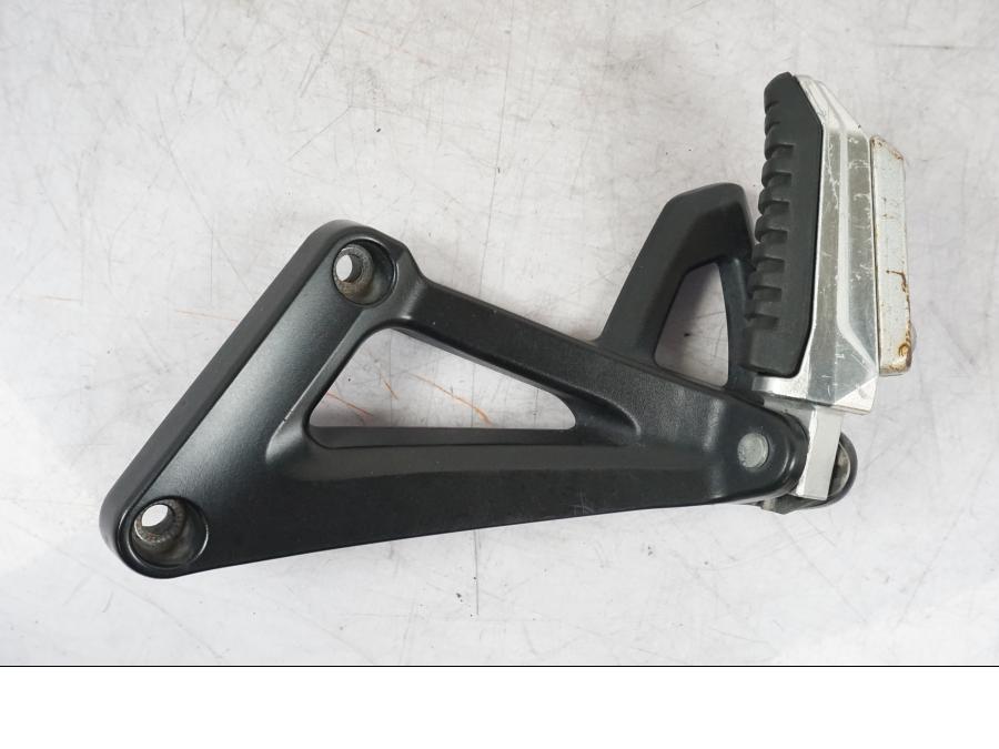 Extrabild2 på Fotpinne från en Suzuki GSF 1250 -2010 motorcykel.