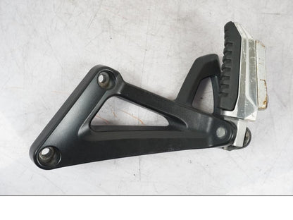 Extrabild2 på Fotpinne från en Suzuki GSF 1250 -2010 motorcykel.