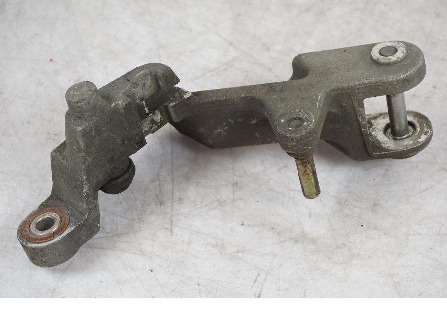 Vänster sida på Bromsoksfäste från en Honda CBR 1100 XX -1998 motorcykel.