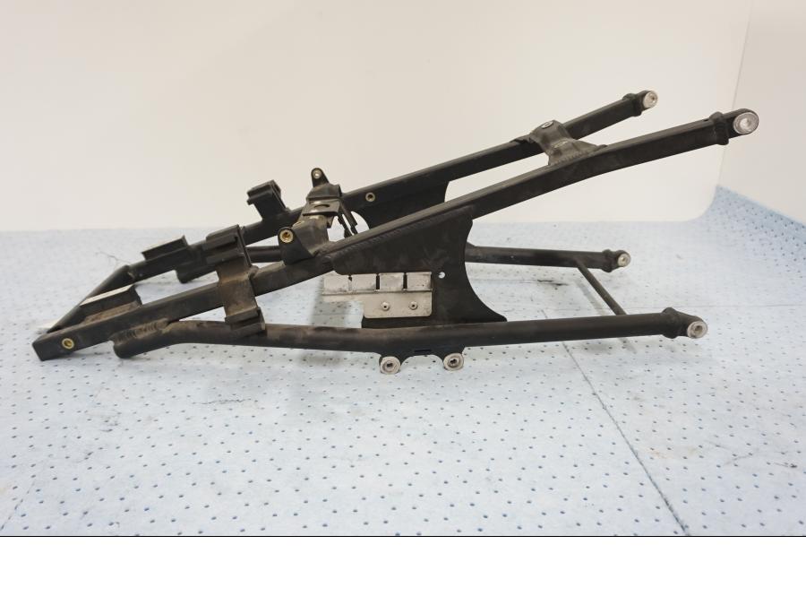 Framsidan på Bakram från en Triumph Speed Triple -2005 motorcykel.