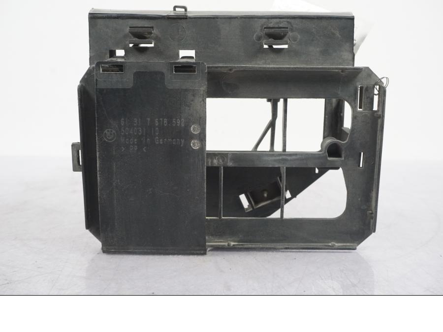 Snett uppifrån på Motronic styrenhet från en BMW R 1200 GS -2005 motorcykel.