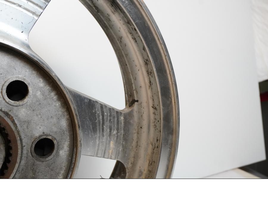 Extrabild4 på Fälg från en Kawasaki VN 1500 Classic Tourer -2003 motorcykel.