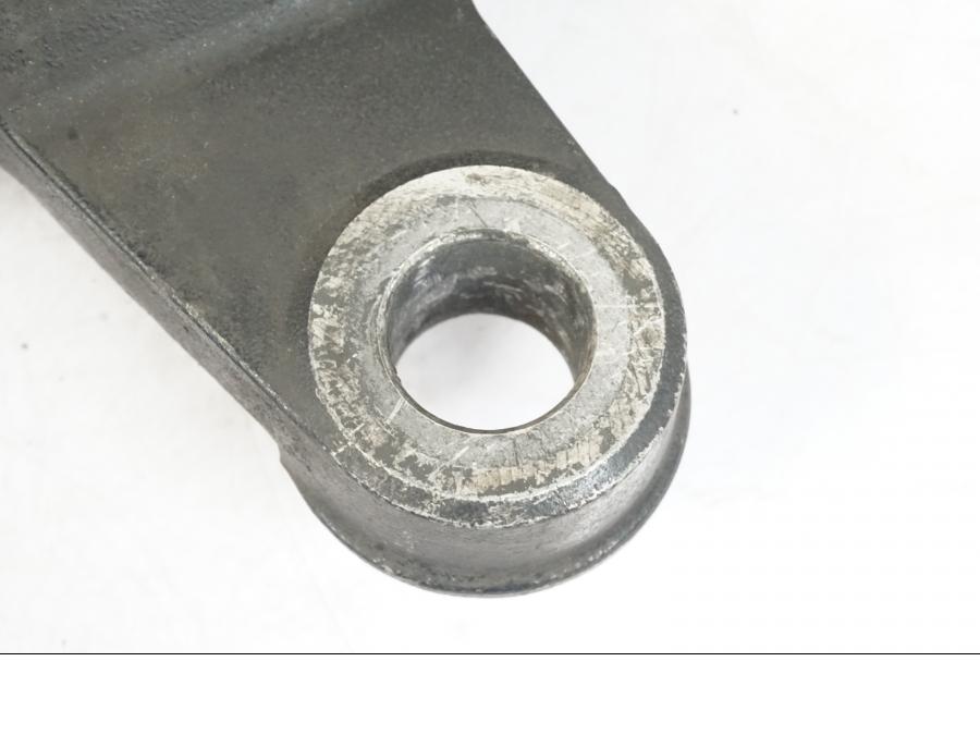 Vänster sida på Bromsoksfäste från en Honda CBR 1000 F -1999 motorcykel.