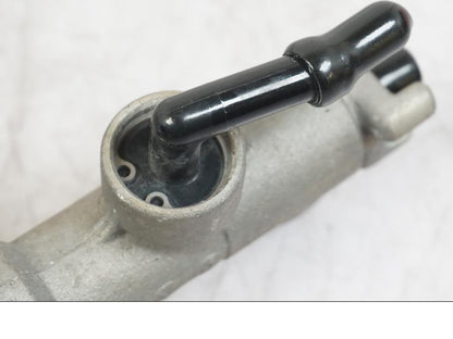 Snett uppifrån på Bromshuvudcylinder från en Kawasaki ZX-6R -2006 motorcykel.