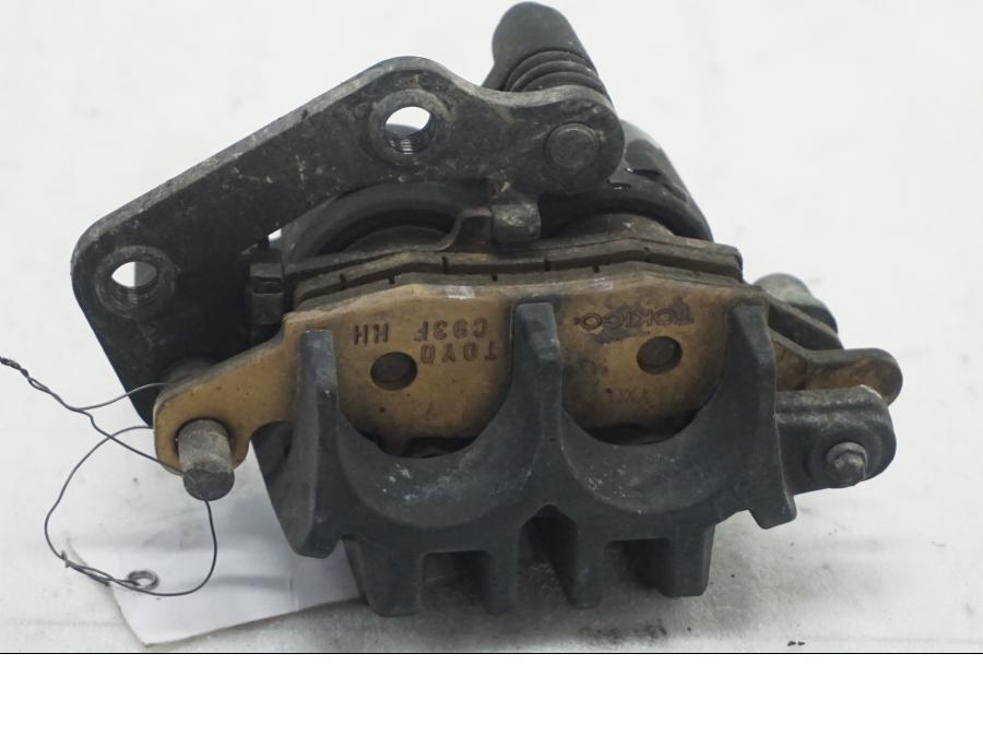 Baksidan på Bromsok från en Kawasaki Versys 650 -2008 motorcykel.