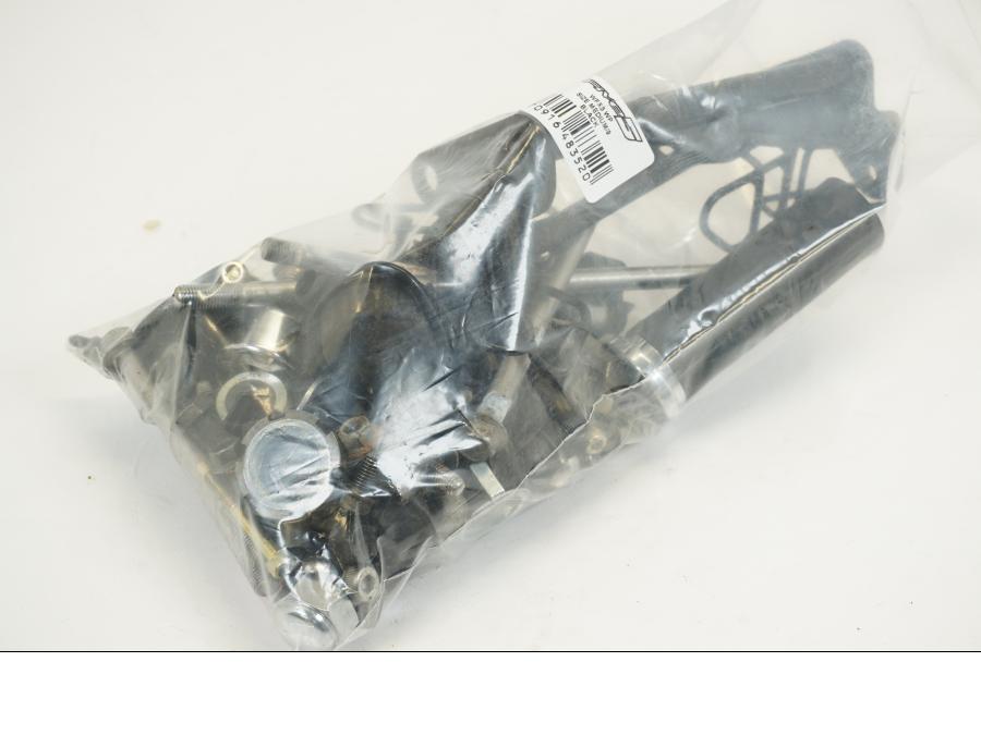 Framsidan på Skruv / Mutter etc från en Yamaha XVS 1100 -2001 motorcykel.