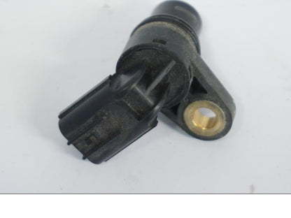 Baksidan på Hastighetsgivare från en Honda CB 500 X -2015 motorcykel.