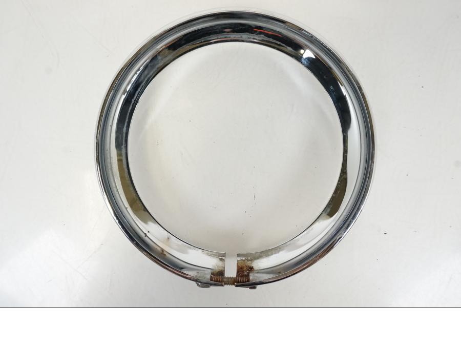 Höger sida på Strålkastarkåpa från en H-D FLHC -2018 motorcykel.