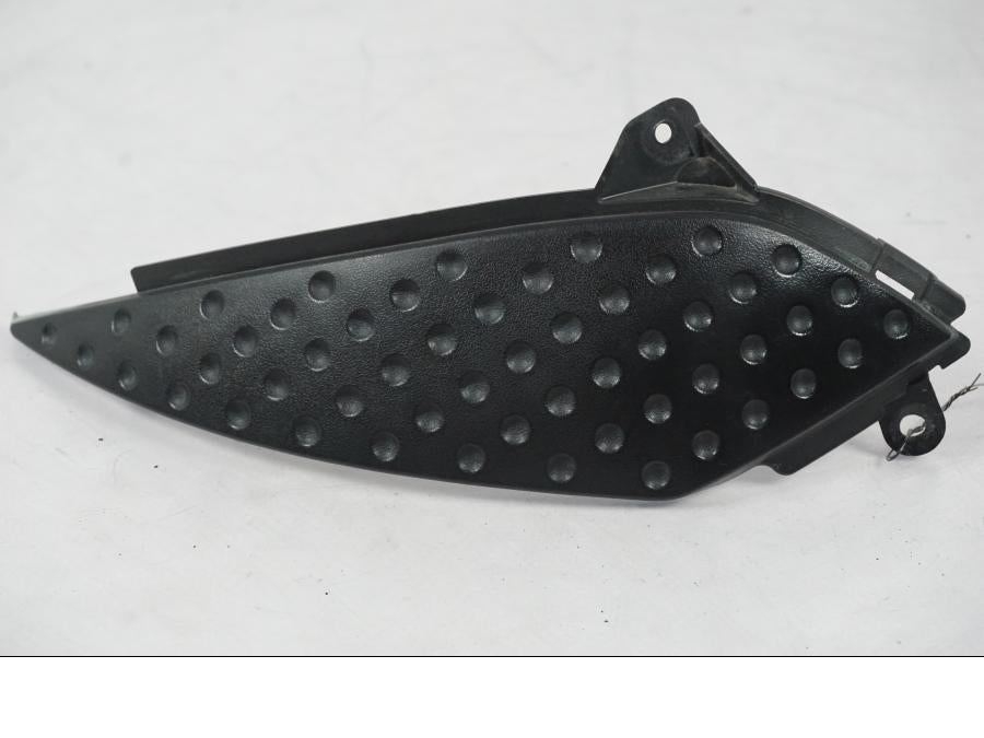 Framsidan på Bensintankskåpa från en Kawasaki ZX-6R -2005 motorcykel.