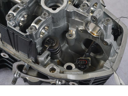 Höger sida på Topplock från en BMW R 1250 GS -2023 motorcykel.