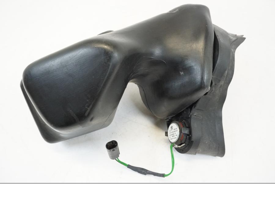 Snett nerifrån på Högtalare från en BMW K 1200 LT -2004 motorcykel.