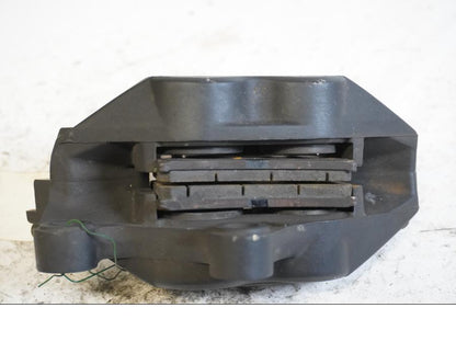 Höger sida på Bromsok från en BMW F 800 ST -2010 motorcykel.