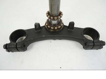 Baksidan på Gaffelkrona från en Suzuki GSX 600 F -1998 motorcykel.