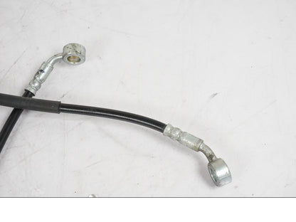 Vänster sida på Bromsledning från en KTM 390 Duke -2018 motorcykel.